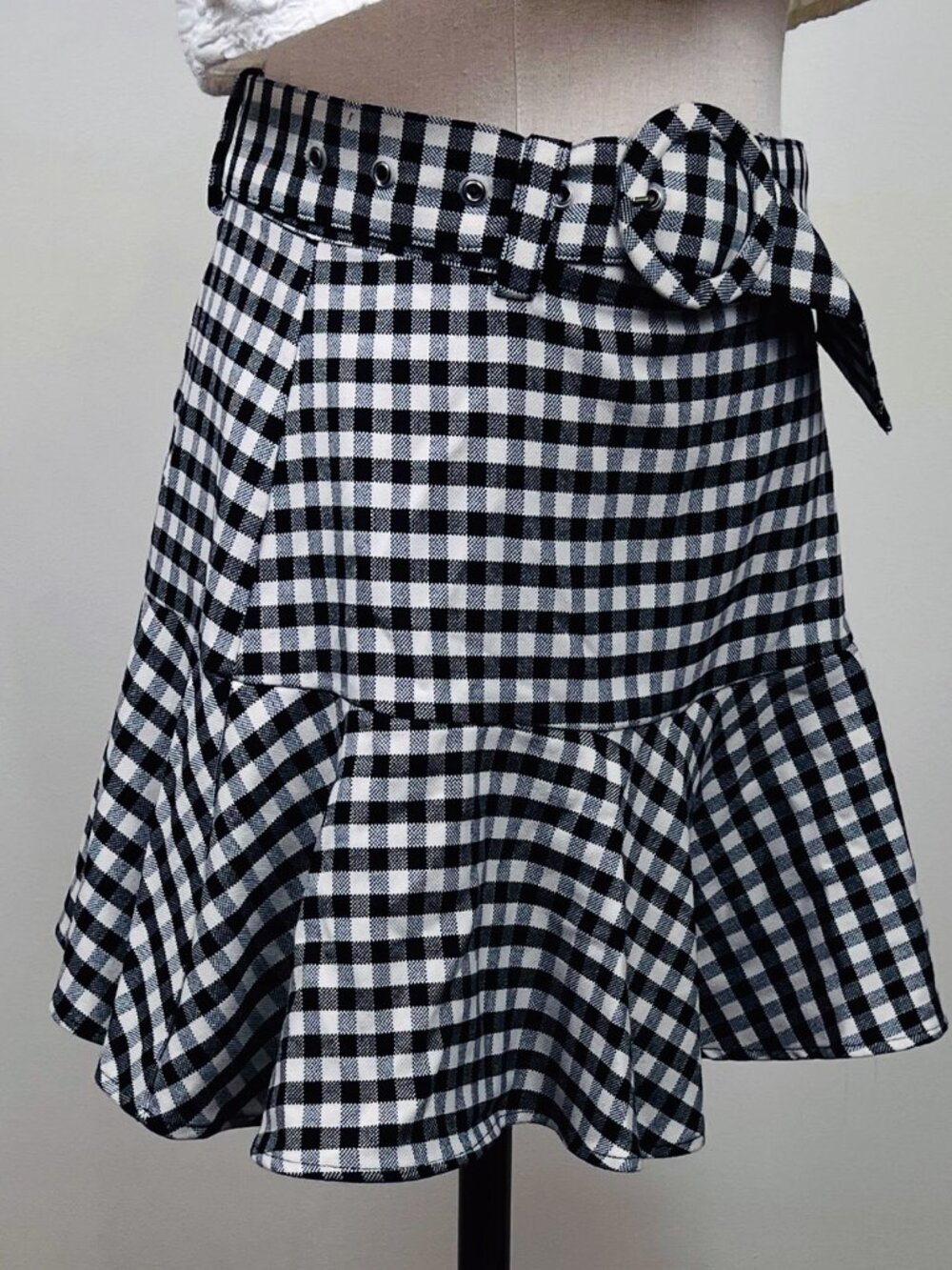 Zara Women’s Size M Black White Gingham Belted Flared Skort Shorts